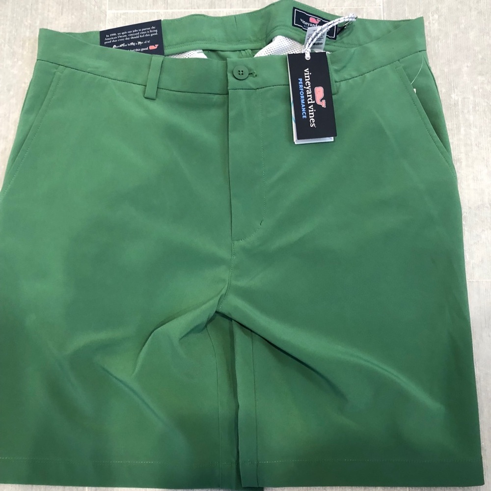 Vineyard Vines 8” Performance Breaker Short SZ 36